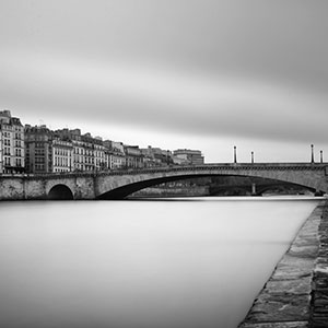 jeff strobel: pont de la tournelle (seine - paris, france)